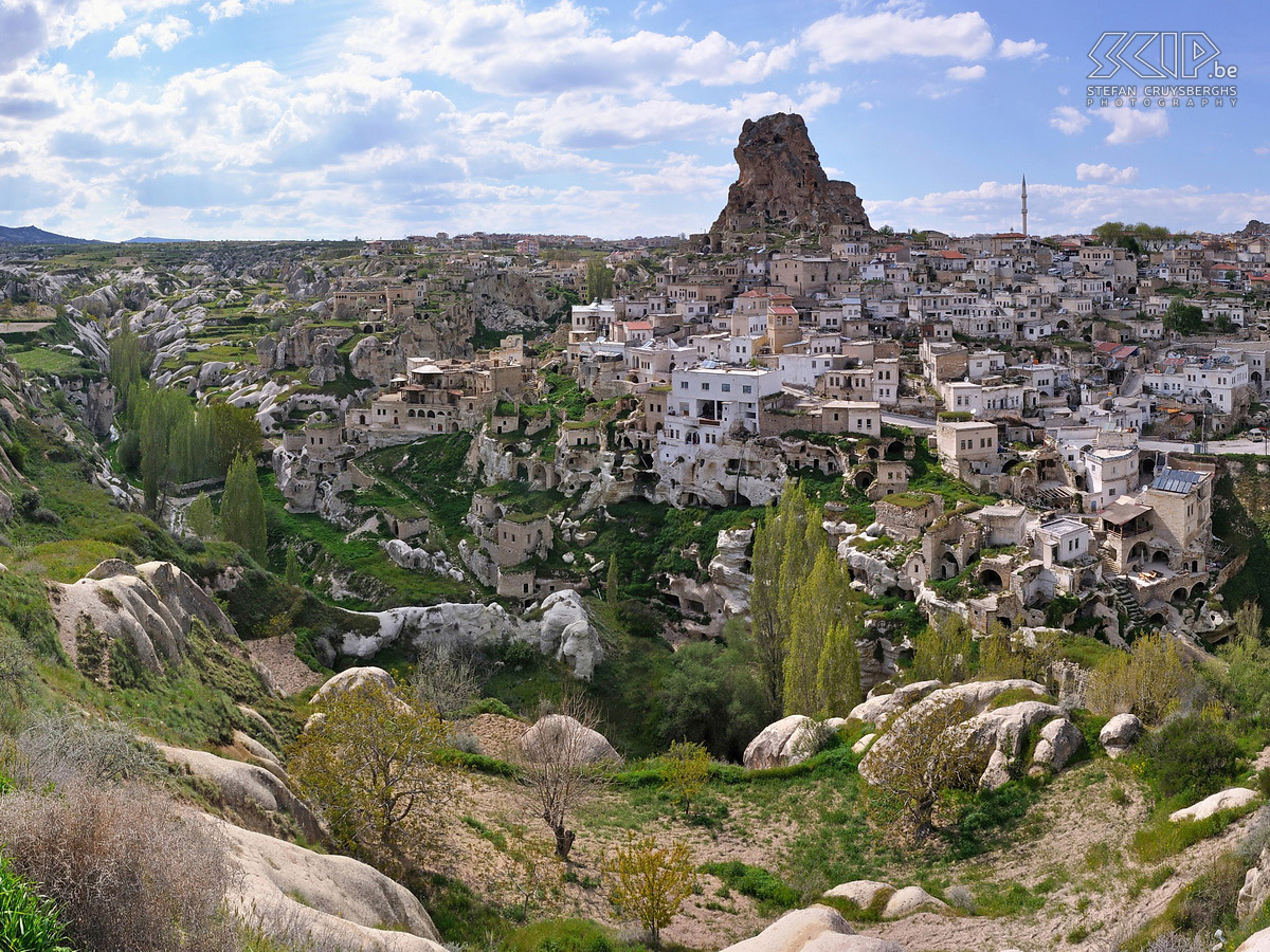 Cappadocië - Ortahisar We overnachten in Ortahisar met zijn imposante natuurlijke burcht. Stefan Cruysberghs